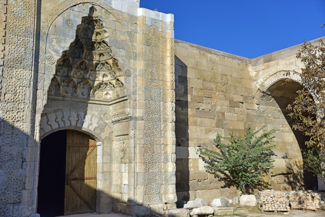 Türk konukseverliğinin simgesi: Kervansaraylar